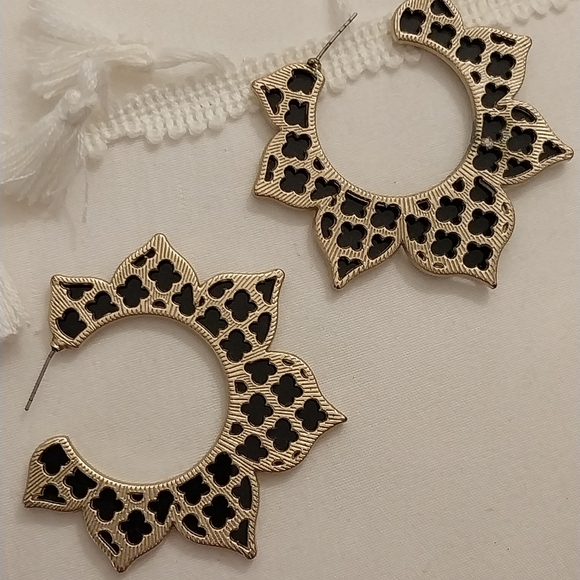 Abalone Shell Earrings - Picture 2 of 4